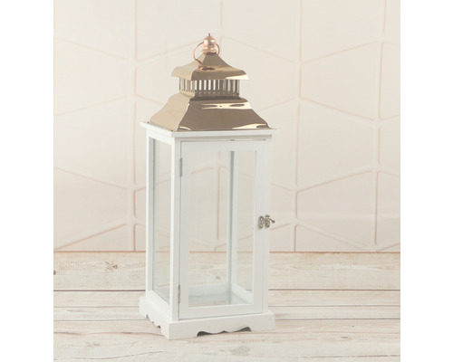 Dekoratívna biela lampa s kovovými prvkami