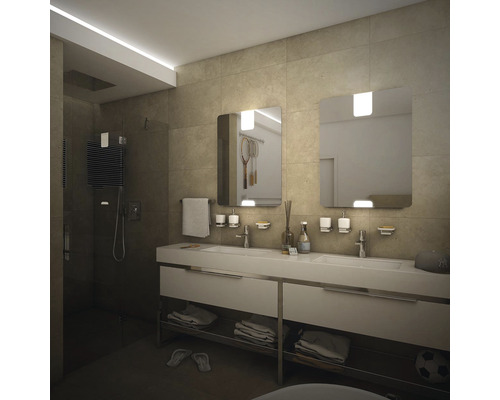 Kúpeľňa s dvojitým umývadlom, zrkadlami a sprchou