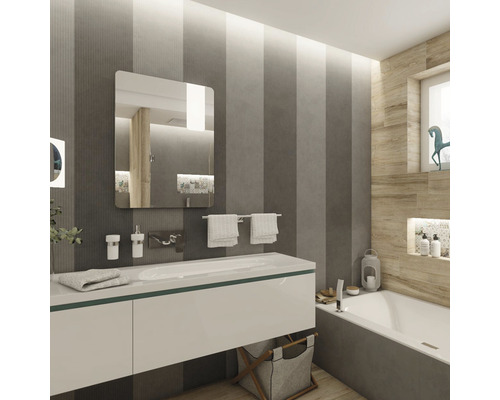 Moderná kúpeľňa s umývadlom, zrkadlom a vaňou