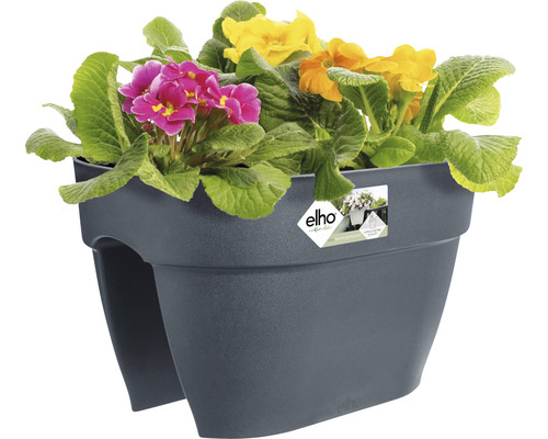 Tmavosivý balkónový kvetináč so sezónnou výsadbou.