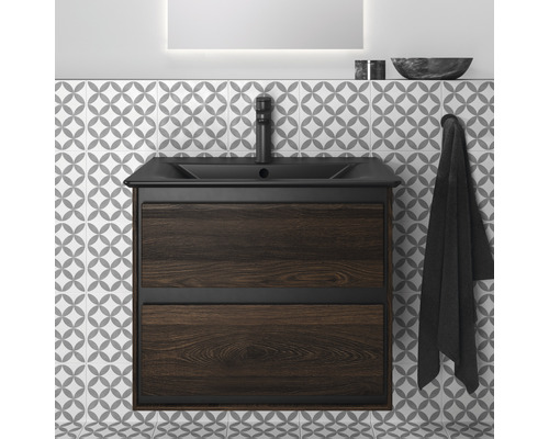 Skrinka pod umývadlo s dvomi zásuvkami a batériou pred vzorovanou stenou