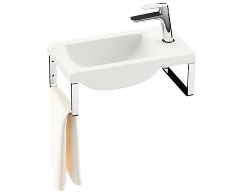 Umývadlo s batériou, uterákom a nástenným držiakom