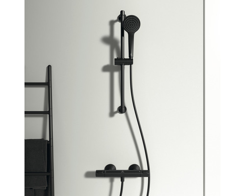 Sprchová súprava na montáž na stenu s ručnou sprchou a termostatom