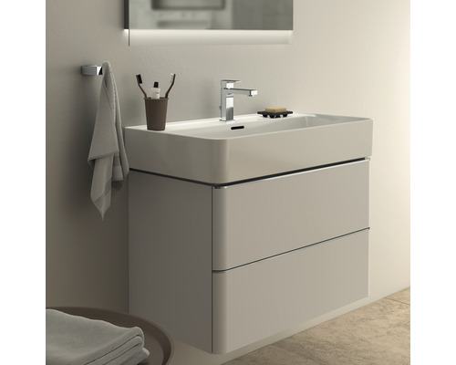 Kúpeľňová skrinka pod umývadlo s dvomi zásuvkami, batériou a držiakom na uteráky