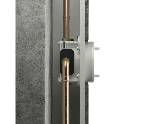 Predstenový prvok pre nástennú batériu s medenými rúrkami v betónovej stene