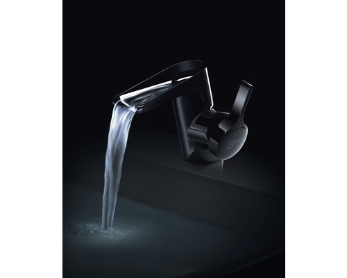 Vodovodná batéria s tečúcou vodou