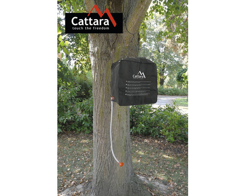 Sprchový vak Cattara pripevnený na strom pre záhradnú sprchu