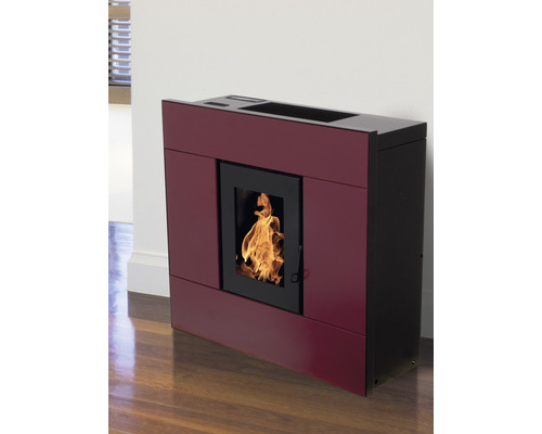 Voľne stojace peletové kachle s plameňom