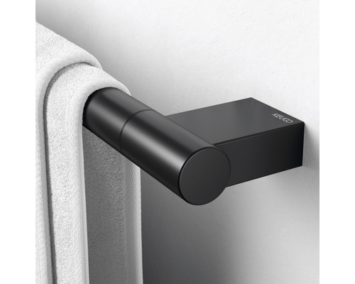 Čierny držiak na uteráky s uterákom a logom Keuco