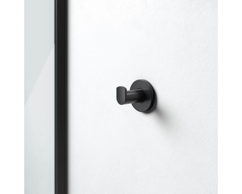 Čierny vešiak na odevy na montáž na stenu