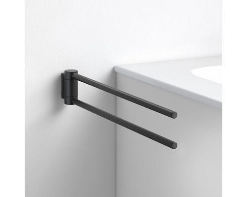 Otočný držiak na uteráky s dvomi ramenami na montáž na stenu v kúpeľni