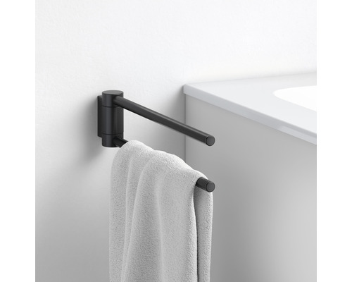 Otočný držiak na uteráky na montáž na stenu s uterákom