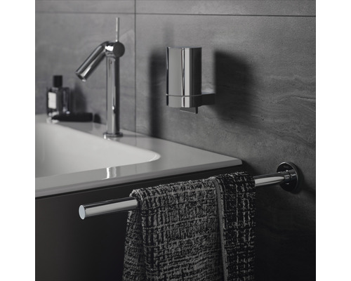 Kúpeľňová umývadlová batéria, uterák a držiak na pohár