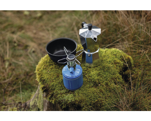 Kempingový varič, kanvica na kávu a miska na pni