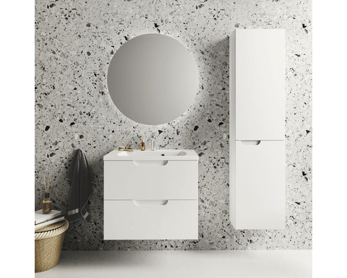 Moderná kúpeľňa s umývadlovou skrinkou, zrkadlovou skrinkou a okrúhlym zrkadlom