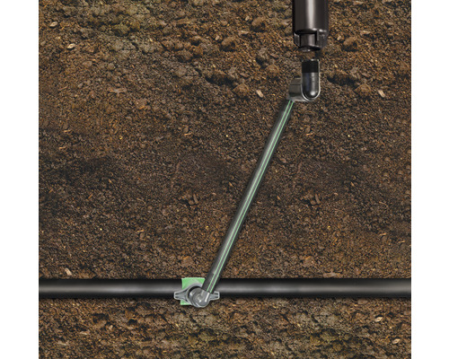 Zavlažovací systém v zemi s rúrkou a spojkou