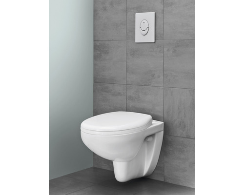 Závesné WC s ovládacím panelom v kúpeľni