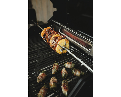 Gril s ananásom a jalapeños obalenými slaninou