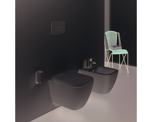 Kúpeľňa so závesným WC, bidetom a stoličkou