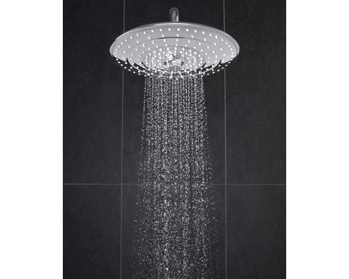 Guľatá sprchová hlavica s prúdom vody