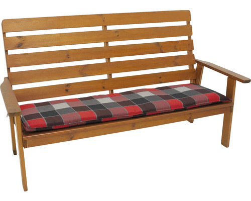 Drevená záhradná lavica s kockovaným vankúšom