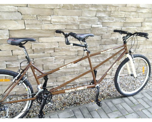 Tandemový bicykel pre dve osoby