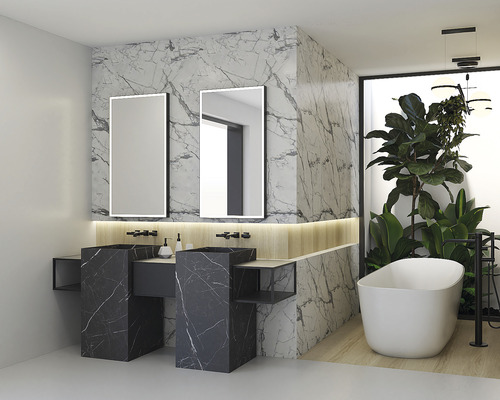 Svetlá kúpeľňa s dvoma umývadlami, zrkadlami, vaňou a rastlinami