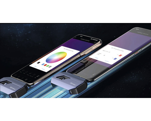 Dva smartfóny s pripojenými termokamerami na meranie teploty.