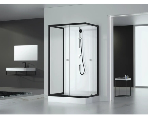 Moderná kúpeľňa so sprchovacím kútom, umývadlom a zrkadlom