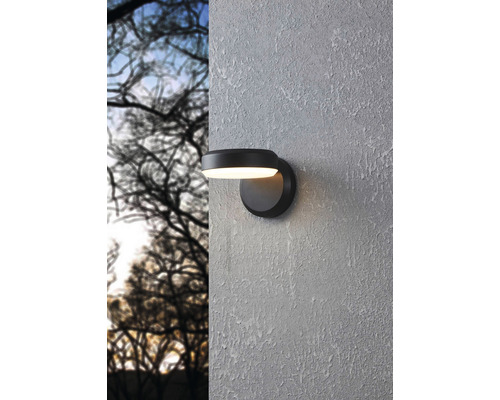 Nástenné svietidlo na vonkajšie osvetlenie namontované na stene