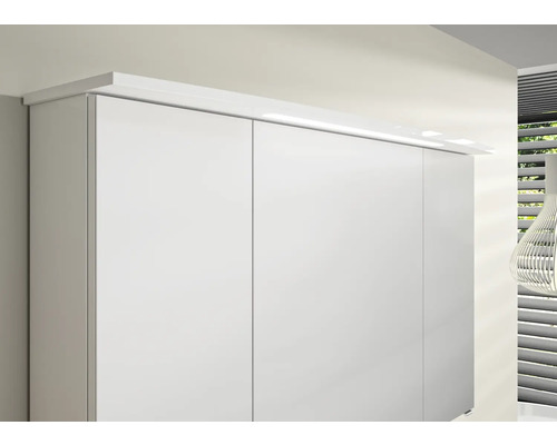 Skriňa s nadstavným svetlom