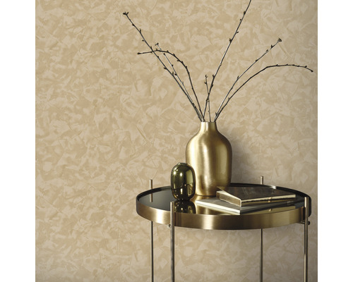 Nástenná dekorácia s technikou špachtle a dekoratívne aranžmán na odkladacom stolíku