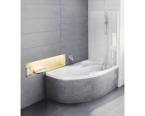 Moderná kúpeľňa s vaňou, sprchovacou zástenou a sivými obkladmi