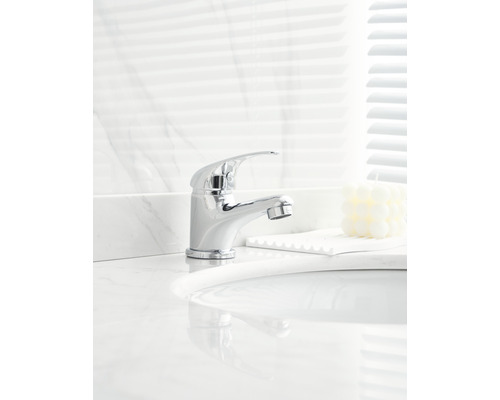 Umývadlová batéria v kúpeľni