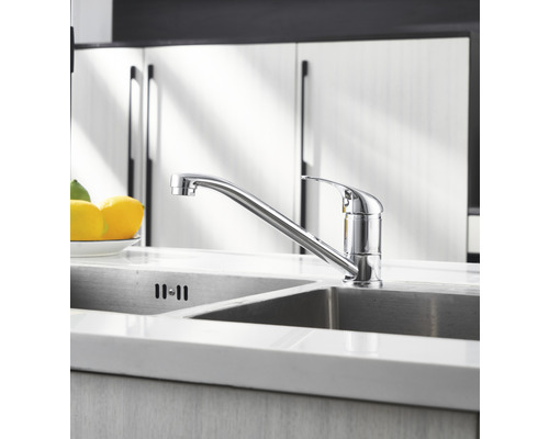 Kuchynská batéria z kovu na dreze