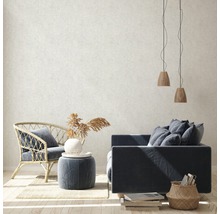 Svetlá obývacia izba s pohovkou, kreslom, stoličkou a dekoráciou