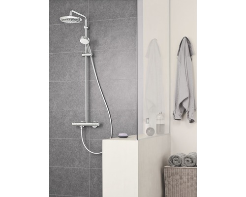 Sprchový systém s hlavovou a ručnou sprchou v kúpeľni