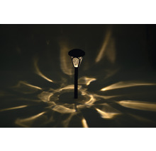 Solárna lampa do záhrady so svetelnými efektmi