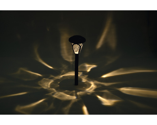 Solárna lampa do záhrady so svetelnými efektmi