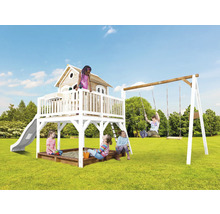 Detské ihrisko s domčekom, šmýkačkou, hojdačkou a pieskoviskom v záhrade