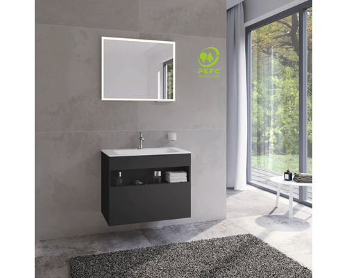 Kúpeľňa s umývadlovou skrinkou, zrkadlom a pečaťou PEFC