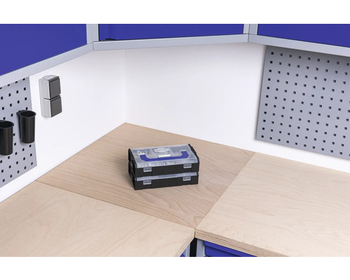 Pracovný stôl s boxom na náradie a dierovanou stenou