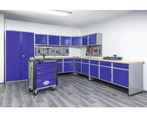 Dielňa s pracovným stolom, skrinkou na náradie, vozíkom na náradie a dierovanou stenou