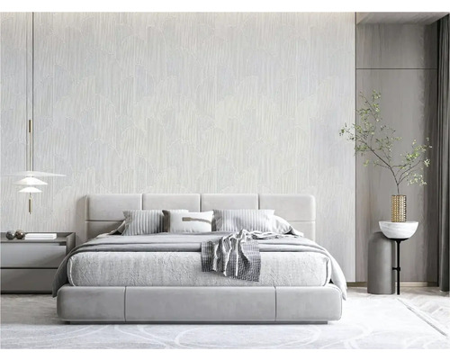 Spálňa s posteľou a vzorovanou tapetou pre pokojnú atmosféru