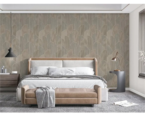 Spálňa so vzorovanými tapetami, posteľou, nočným stolíkom a lampou pre útulnú atmosféru