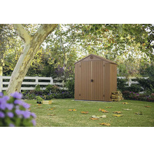 Plastový záhradný domček v záhrade