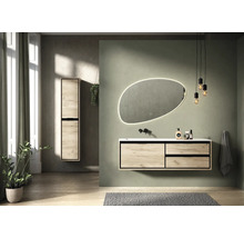 Kúpeľňa s umývadlovou skrinkou, zrkadlovou skrinkou, zrkadlom a osvetlením