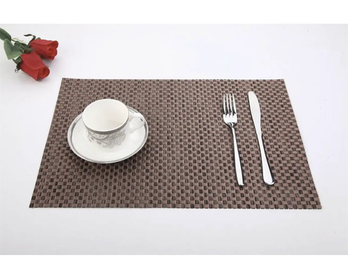 Prestieranie s šálkou, vidličkou a nožom