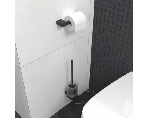 Kúpeľňa s držiakom na toaletný papier, WC kefou a toaletou