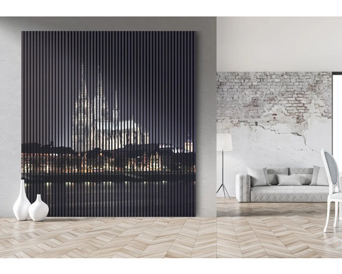 Dekoratívny nástenný panel s motívom Kolínskeho dómu vo svetlej obývacej izbe